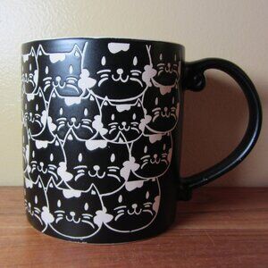 24 oz black & white cats all over mug 2022 spectrum (W5454)